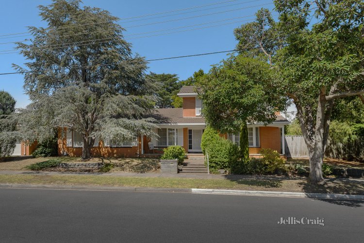 12 Dehnert Street Doncaster East 3109