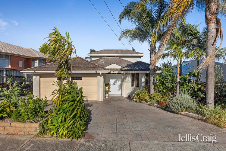 12 Falcon Court Doncaster East 3109