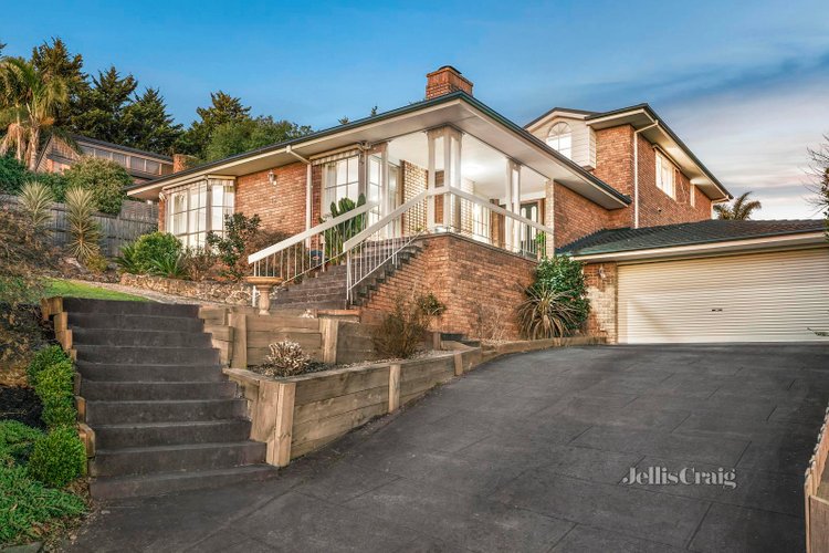12 Grover Court Warranwood 3134