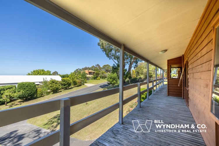 12 Highview Rise, Metung
