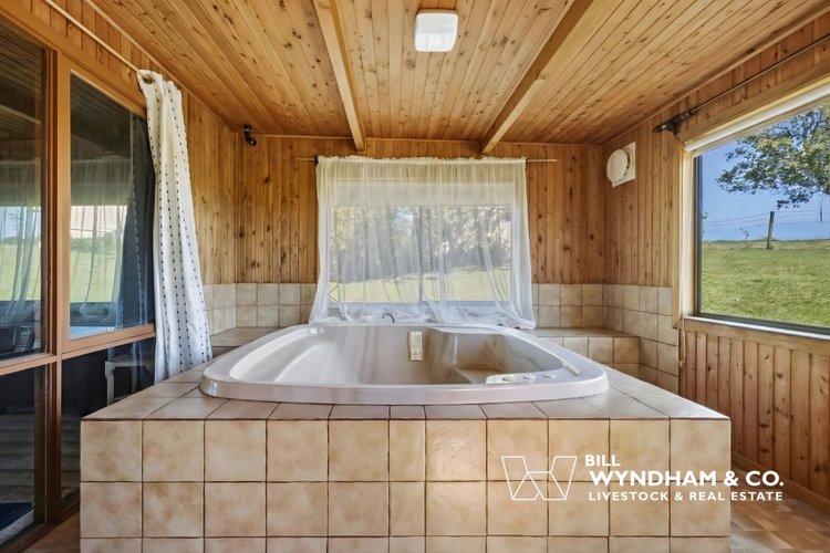 12 Highview Rise, Metung