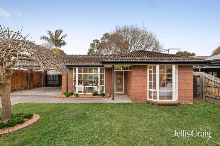 12 Honeysuckle Walk Croydon South 3136