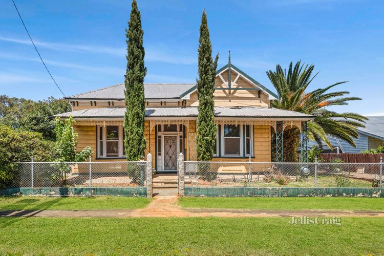 12 Hunter Street Castlemaine 3450