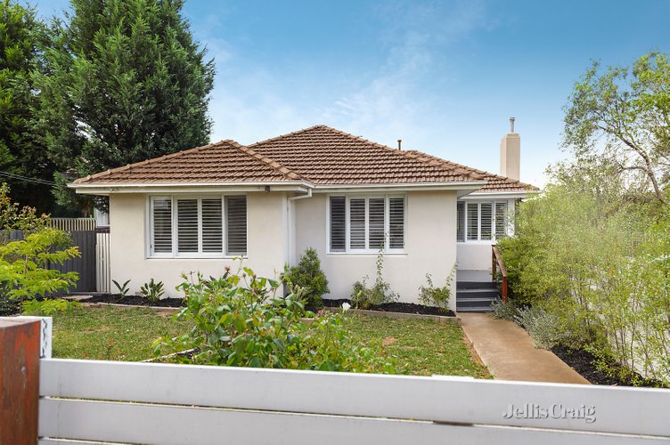 1/2 Lake Avenue Mitcham 3132