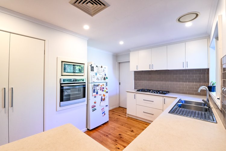 12 Lomond Drive Glen Waverley 3150