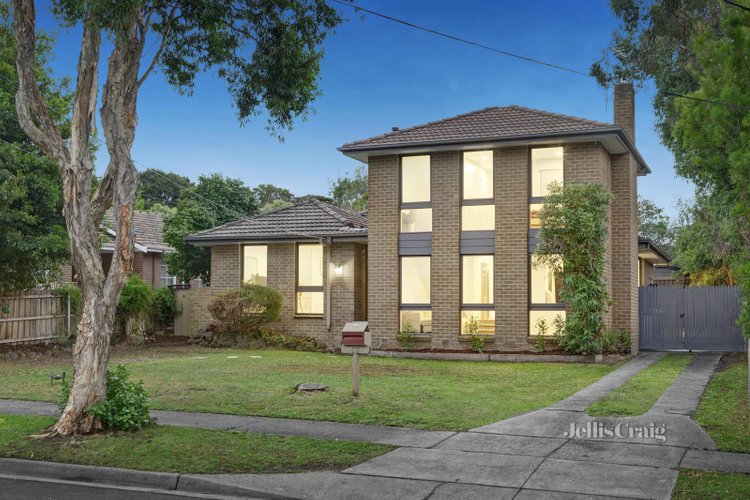 12 Lynn Drive Ferntree Gully 3156