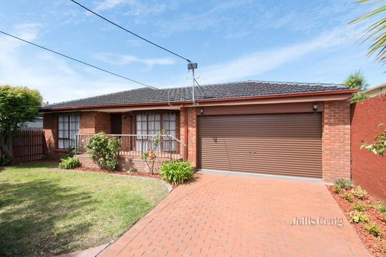 1 2 Lysbeth Street Mckinnon 3204