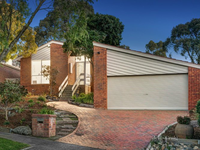 12 Monteath Place Doncaster East 3109