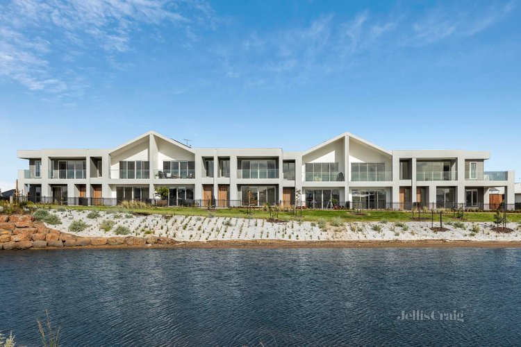 12 Oyster Lane Point Lonsdale 3225