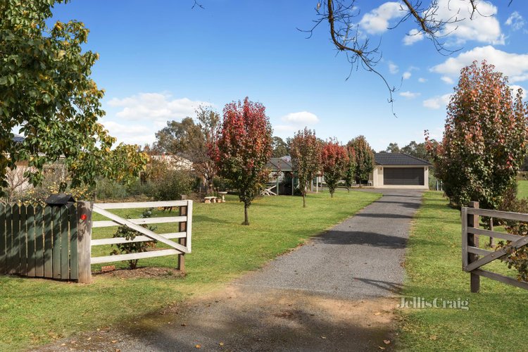12 Panmure Street Newstead 3462