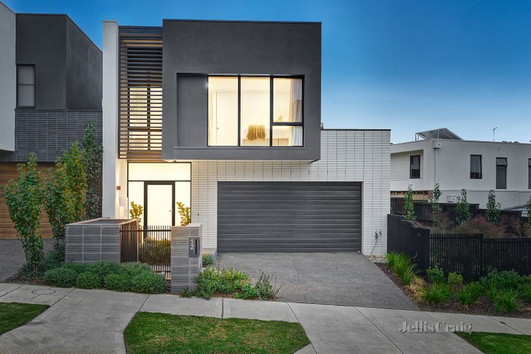 12 Phar Lap Drive Doncaster 3108