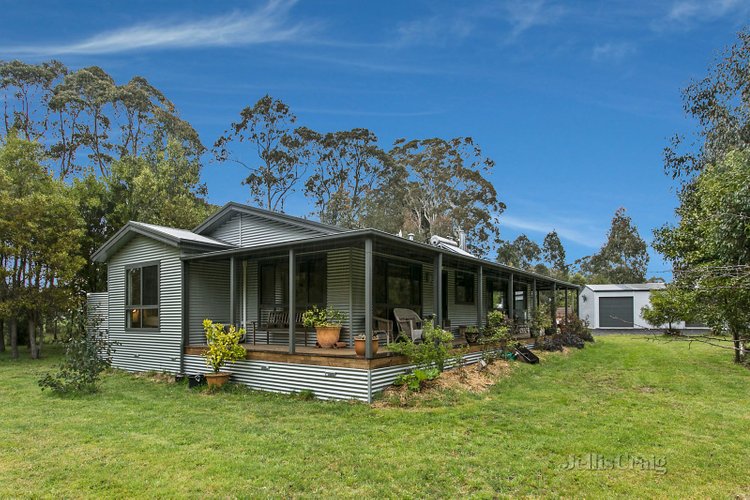 12 Racecourse Road Trentham 3458