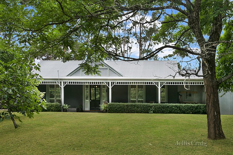 12 Railway Avenue Lyonville 3461