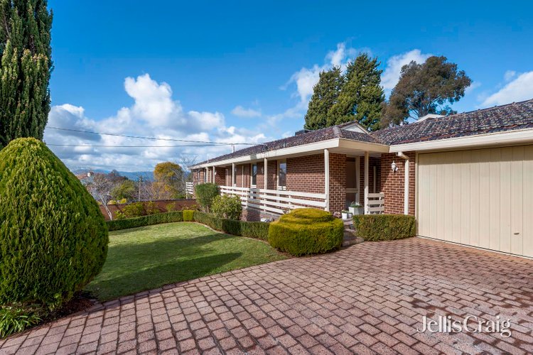 12 Rhodes Drive Glen Waverley 3150