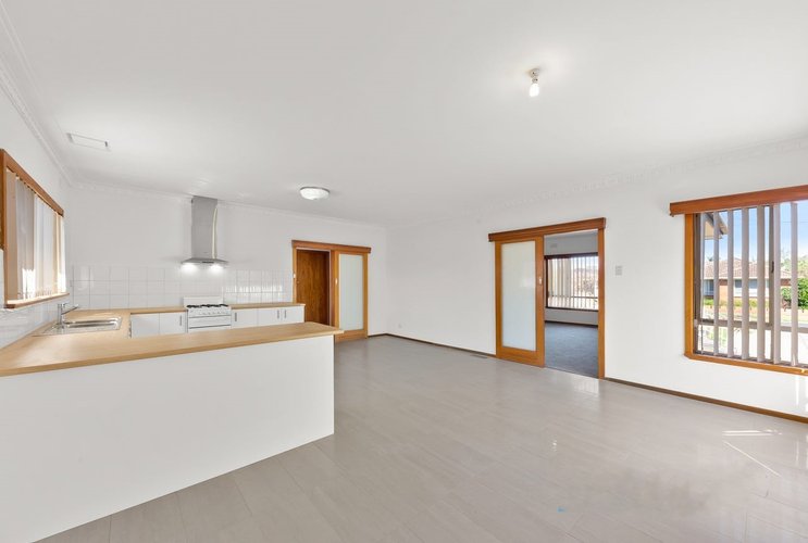 12 Riviera Road  Avondale Heights 3034