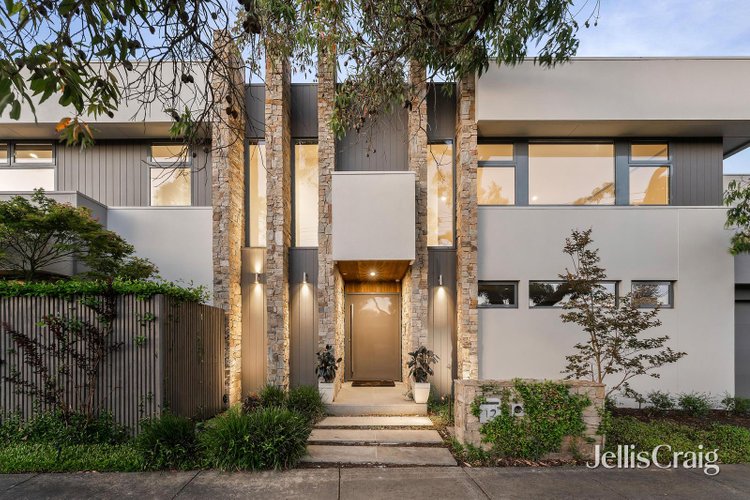 12 Roycroft Close Glen Waverley 3150