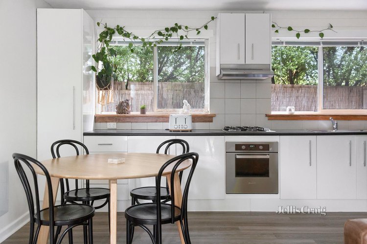 1 2 Salmon Street Mentone 3194