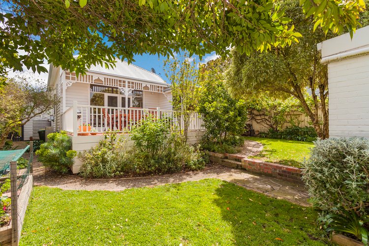 12 Stinton Avenue, Newtown