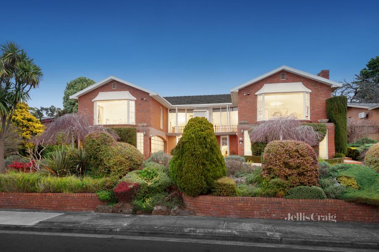 12 Stirling Crescent Glen Waverley 3150