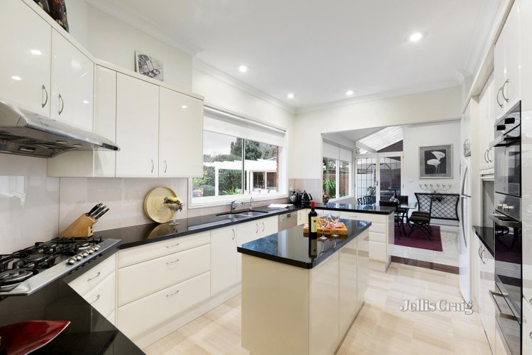 12 Stirling Crescent Glen Waverley 3150