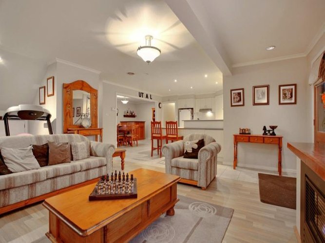 12 Sunset Drive Heathmont 3135