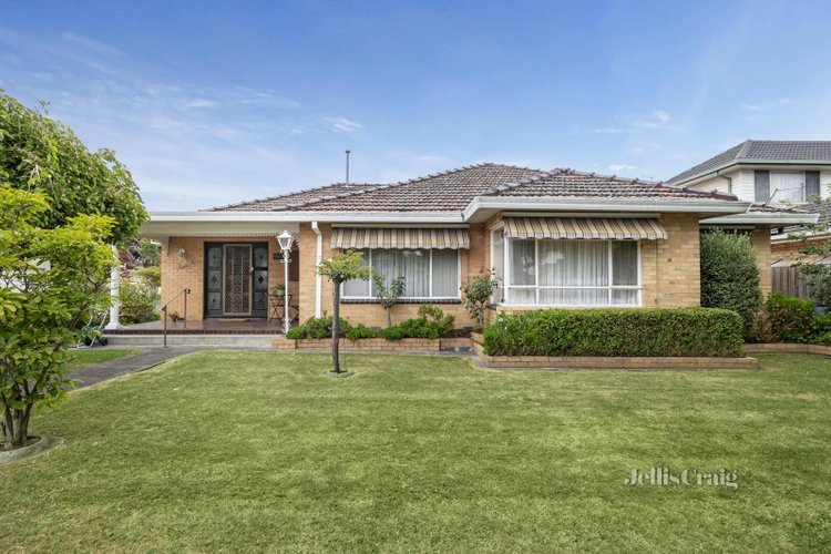 12 Tasman Road Bentleigh East 3165
