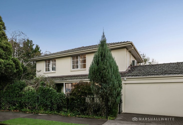 1/2 Valentine Avenue