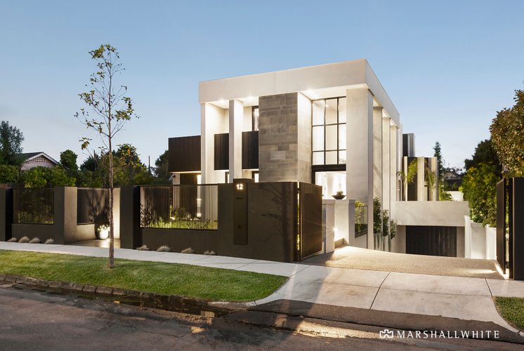 12 Wallace Grove