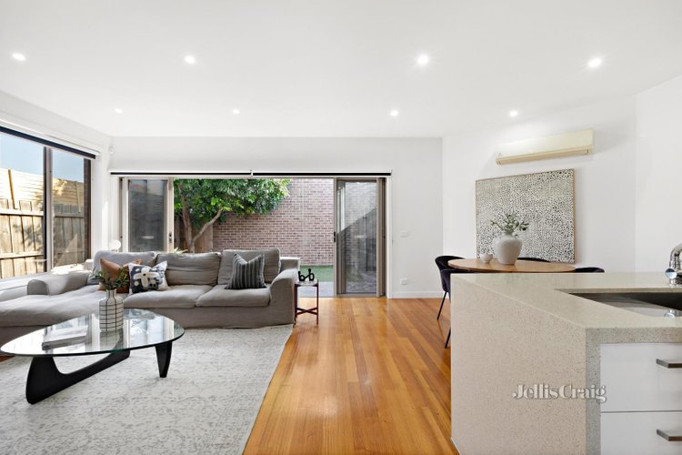 1 2 Winona Grove Pascoe Vale South 3044