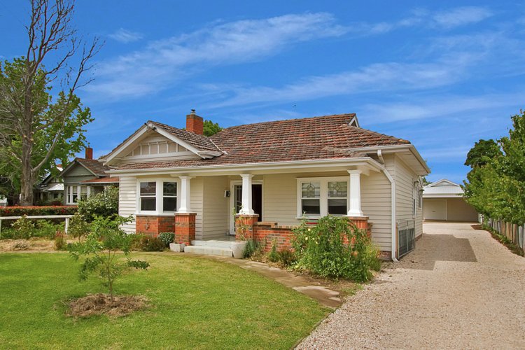 120 High Street Kyneton 3444