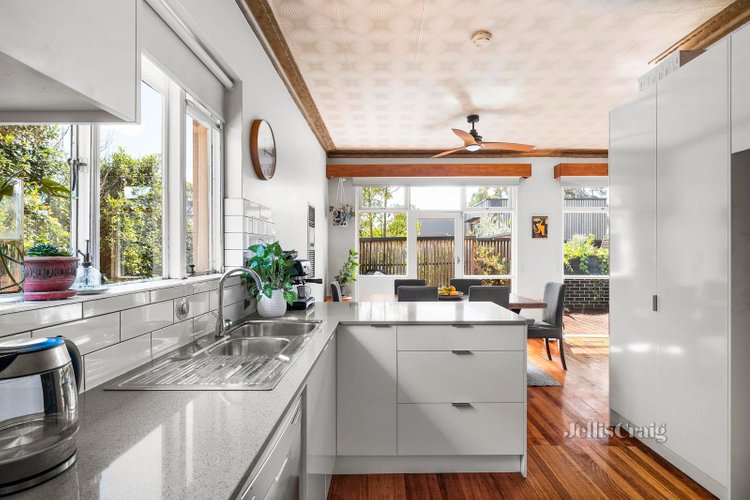 1 209 Nepean Street Greensborough 3088