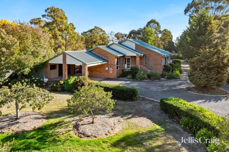 121 Ascot-Creswick Road  Creswick 3363