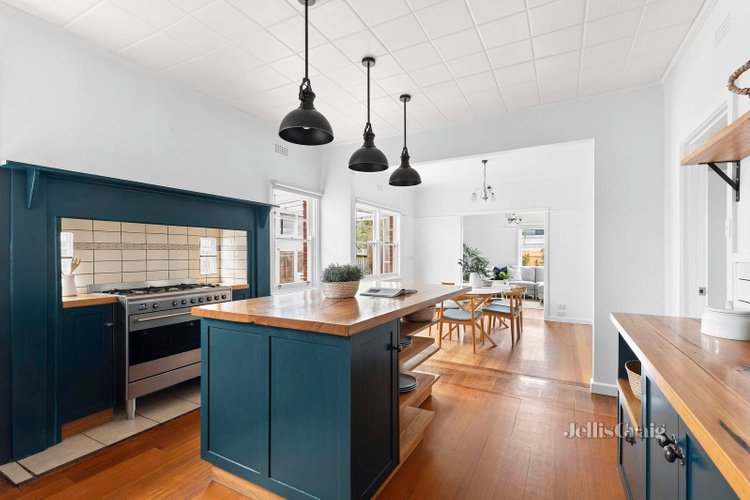 1 215 Church Street Manifold Heights 3218