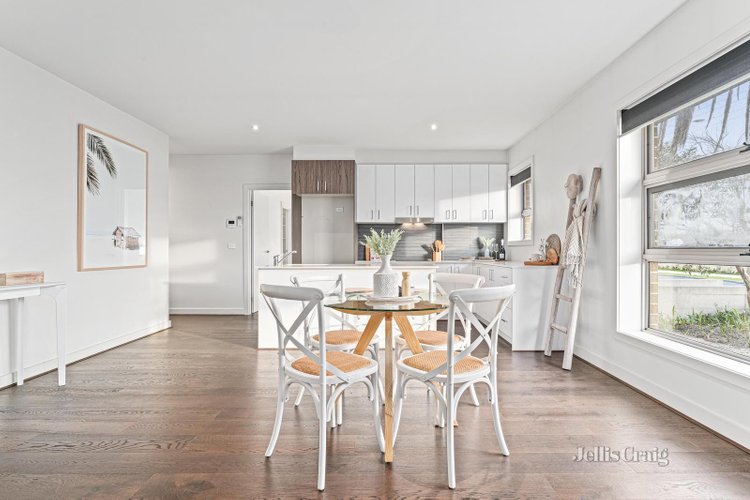 1 216 Station Street Edithvale 3196