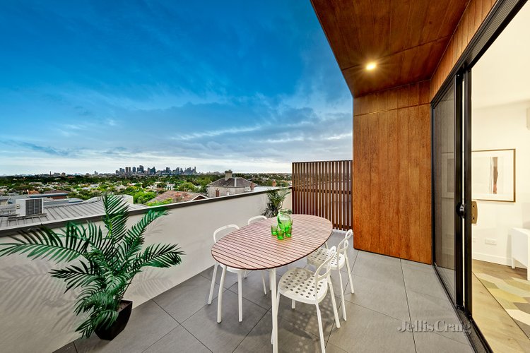 12/1a Campbell Grove Northcote 3070