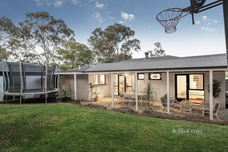 122 Fernside Avenue Briar Hill 3088