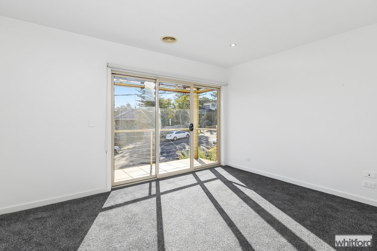 1/221 Roslyn Road, Belmont