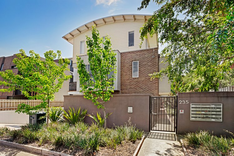 12/235 Dandenong Road Prahran 3181