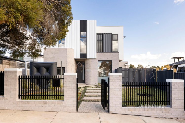 1 23 Barwon Avenue Reservoir 3073