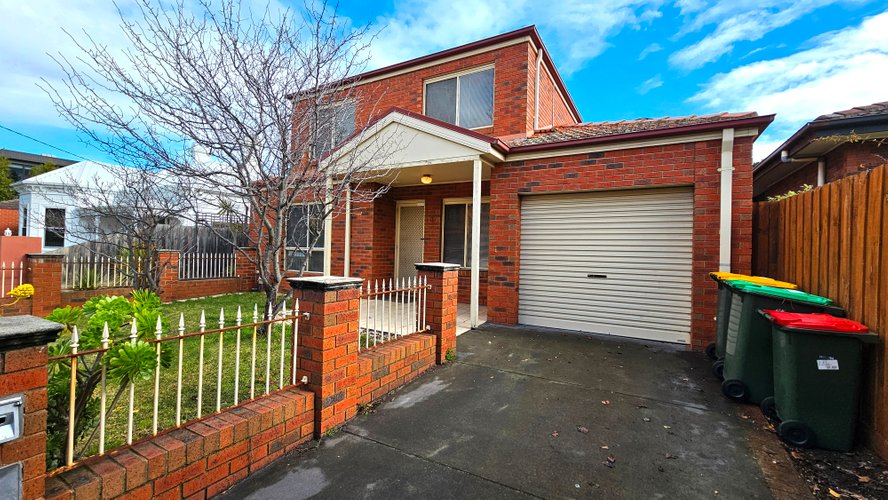 1/23 Manchester Grove Glen Huntly 3163