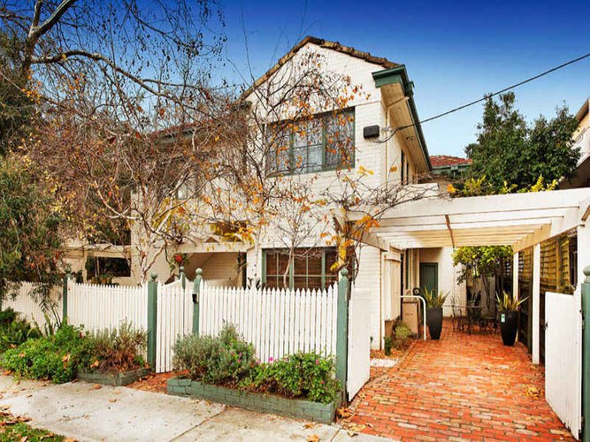 1 23 Pine Avenue Elwood 3184