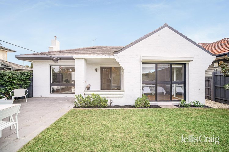 1 233 Warrigal Road Cheltenham 3192