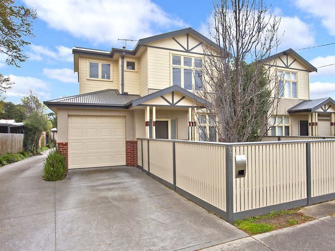 1 24 Lind Street Strathmore 3041