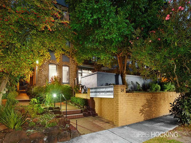1 24 Tintern Avenue Toorak 3142
