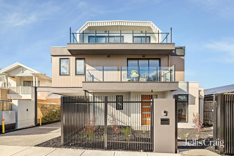 1 241 Nepean Highway Seaford 3198