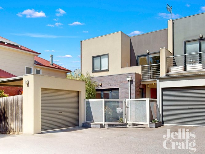 1/245 Adderley Street West Melbourne 3003