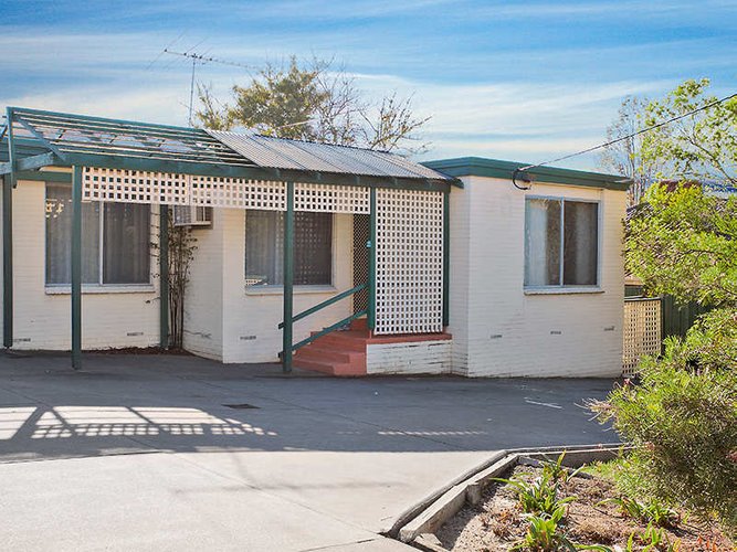 1 26 RUBY Street Essendon West 3040