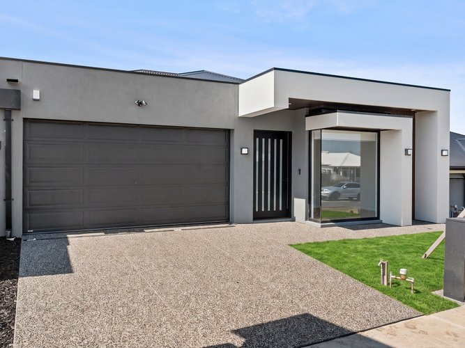 127 Thornton Avenue St Leonards 3223