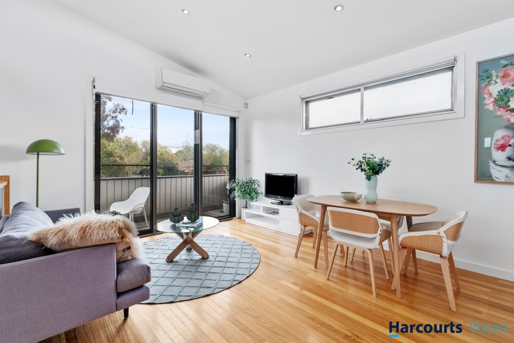 1 28 Bulla Road Strathmore 3041