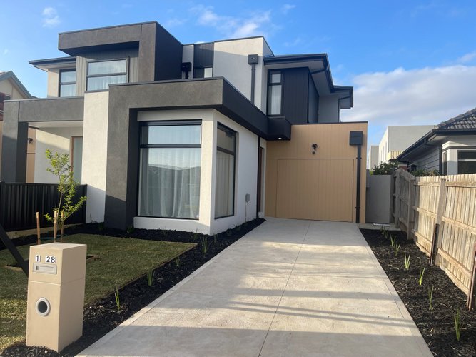 1/28 Haldane Road  Niddrie 3042